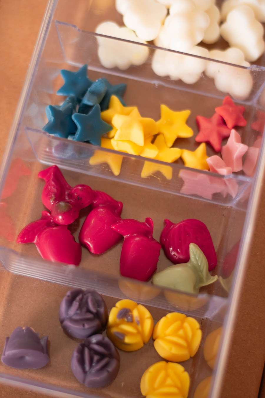 Cores e formas de cera utilizadas na decoração das velas